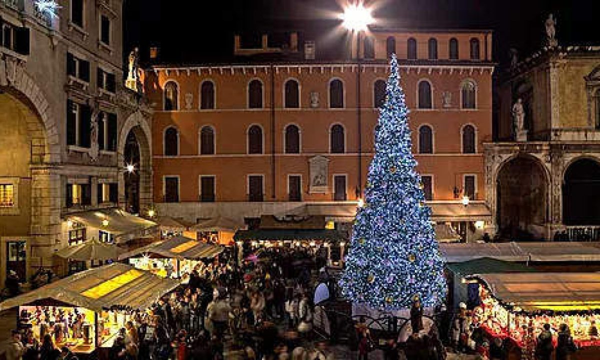 Mercatini Verona Natale.Mercatini Di Natale Di Verona Col Camper Giro Per Campeggi